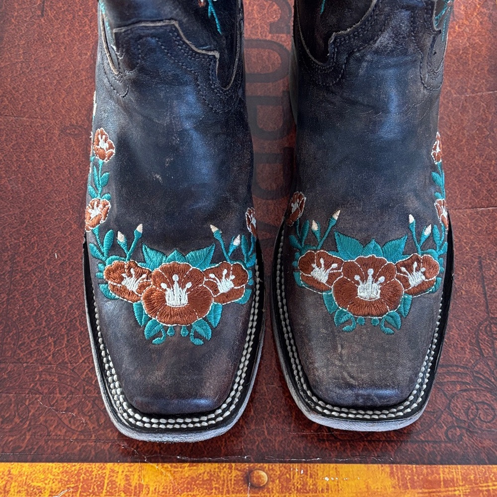 Corral Women's Embroidered Western Boots - Black and Brown - Picture 2 of 7